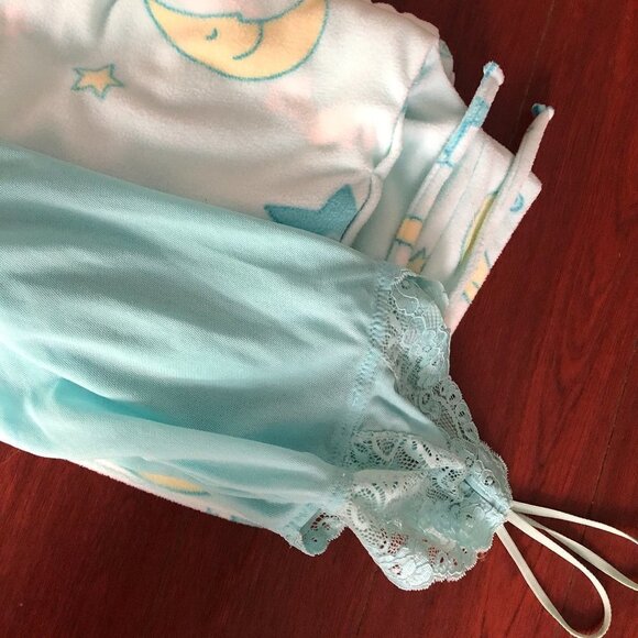2 Pieces La Senza St. Bernards  Dunnes Bottoms, Negligee Size medium - Picture 1 of 5